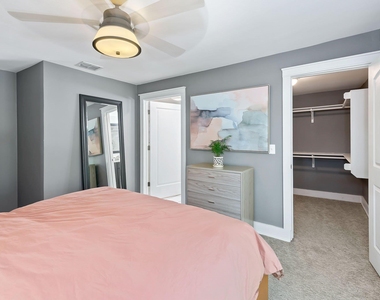 2404 Oak Crest Ave - Photo Thumbnail 48