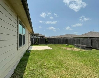 12401 Amber Lynn Path - Photo Thumbnail 32