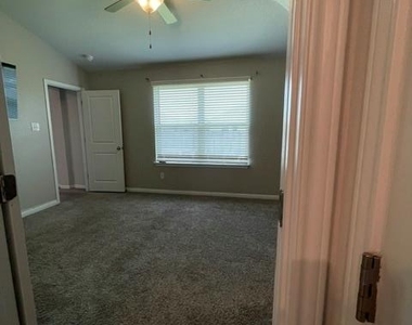 12401 Amber Lynn Path - Photo Thumbnail 16