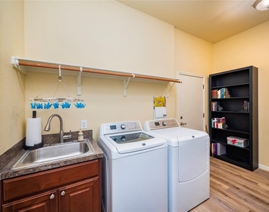 3805 Longhorn Acres St - Photo Thumbnail 17
