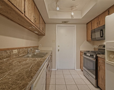 914 Garden Meadow Dr - Photo Thumbnail 16