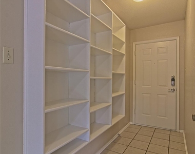 914 Garden Meadow Dr - Photo Thumbnail 5
