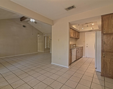 914 Garden Meadow Dr - Photo Thumbnail 12