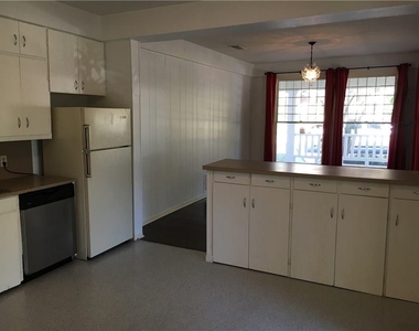 1501 W 9th St - Photo Thumbnail 7