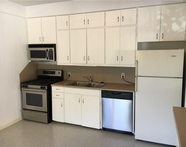 1501 W 9th St - Photo Thumbnail 8