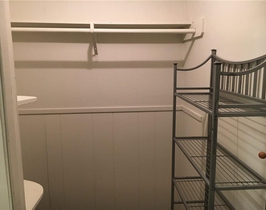 1501 W 9th St - Photo Thumbnail 12