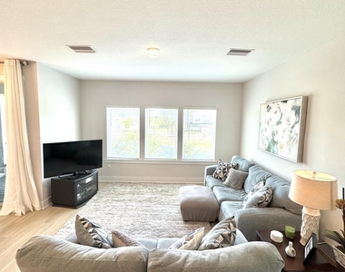 9860 Element Road - Photo Thumbnail 15