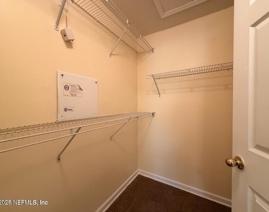 7920 Merrill Road - Photo Thumbnail 7