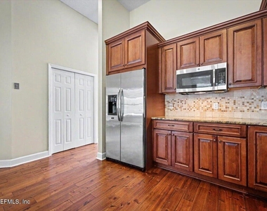 337 S Mill View Way - Photo Thumbnail 26