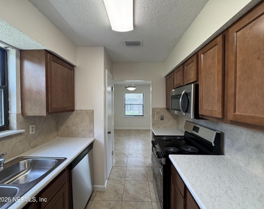 10272 Arrowhead Drive - Photo Thumbnail 7