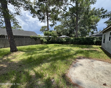 10272 Arrowhead Drive - Photo Thumbnail 17