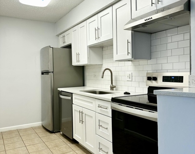 2451 Whispering Woods Boulevard - Photo Thumbnail 6