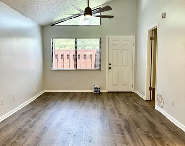 2451 Whispering Woods Boulevard - Photo Thumbnail 7