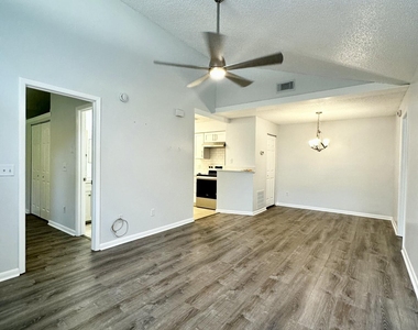 2451 Whispering Woods Boulevard - Photo Thumbnail 13