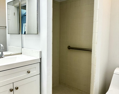 2451 Whispering Woods Boulevard - Photo Thumbnail 4