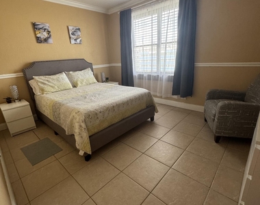 311 W Ashley Street - Photo Thumbnail 4