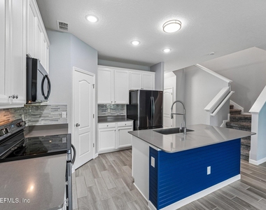 120 Appleton Court - Photo Thumbnail 14