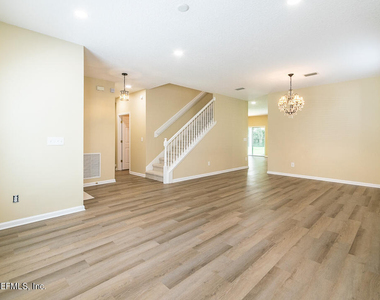 825 Marjories Way - Photo Thumbnail 15