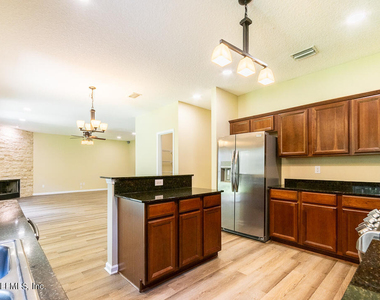 825 Marjories Way - Photo Thumbnail 20