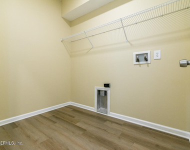 825 Marjories Way - Photo Thumbnail 24