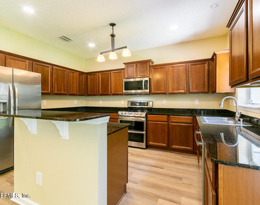 825 Marjories Way - Photo Thumbnail 9