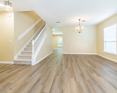 825 Marjories Way - Photo Thumbnail 16
