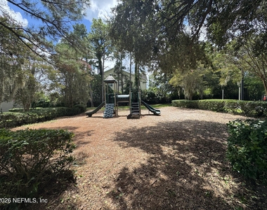 10000 Gate Parkway - Photo Thumbnail 16