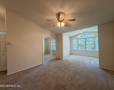 13810 Sutton Park Drive N - Photo Thumbnail 3