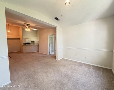 13810 Sutton Park Drive N - Photo Thumbnail 8