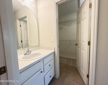 13810 Sutton Park Drive N - Photo Thumbnail 18