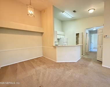 13810 Sutton Park Drive N - Photo Thumbnail 4