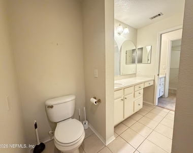 13810 Sutton Park Drive N - Photo Thumbnail 15