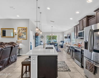 589 Seville Parkway - Photo Thumbnail 10