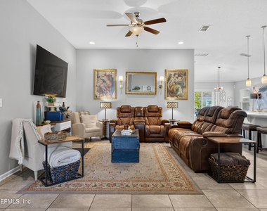 589 Seville Parkway - Photo Thumbnail 6