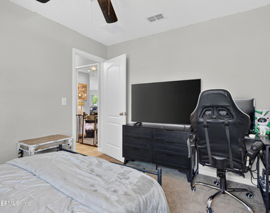 589 Seville Parkway - Photo Thumbnail 27