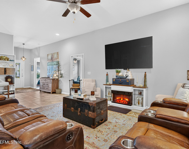 589 Seville Parkway - Photo Thumbnail 8