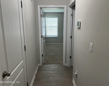 494 Northside Drive S - Photo Thumbnail 3