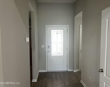 494 Northside Drive S - Photo Thumbnail 2