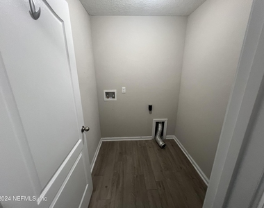 494 Northside Drive S - Photo Thumbnail 23