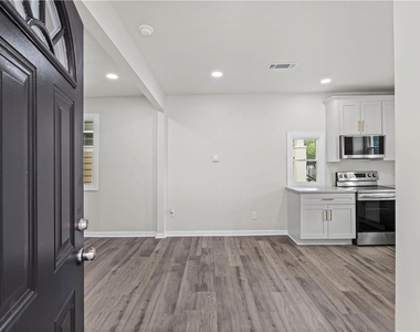 94 Crumley Street Se - Photo Thumbnail 1