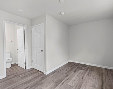 94 Crumley Street Se - Photo Thumbnail 10