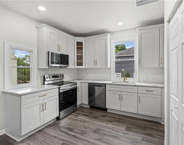 94 Crumley Street Se - Photo Thumbnail 5