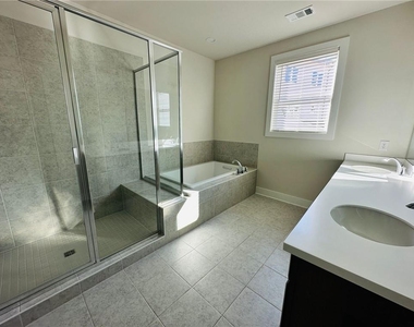 1252 Windmill Parkway - Photo Thumbnail 15