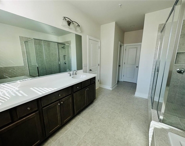 1252 Windmill Parkway - Photo Thumbnail 14