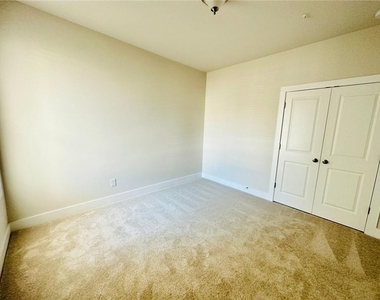 1252 Windmill Parkway - Photo Thumbnail 23