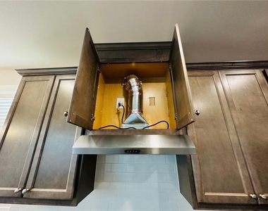 1252 Windmill Parkway - Photo Thumbnail 10