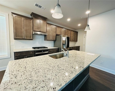 1252 Windmill Parkway - Photo Thumbnail 7