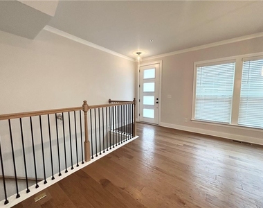 1038 Burnside Place Nw - Photo Thumbnail 5