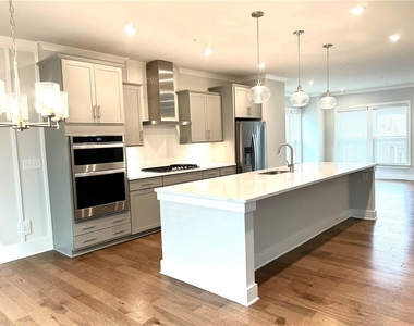 1038 Burnside Place Nw - Photo Thumbnail 2