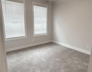 1038 Burnside Place Nw - Photo Thumbnail 30